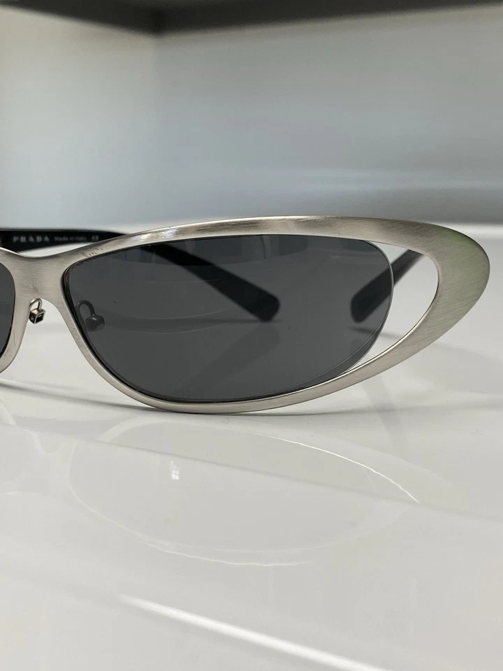 Винтажные спортивные солнцезащитные очки PRADE SPR 571 1BC-1A1 сделаны в Италии с чехлом - Изображение 2 из 4