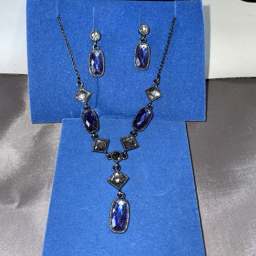 Neu im Karton Avon Blautöne "Y" Halskette und Ohrringe Set - Bild 1 von 8