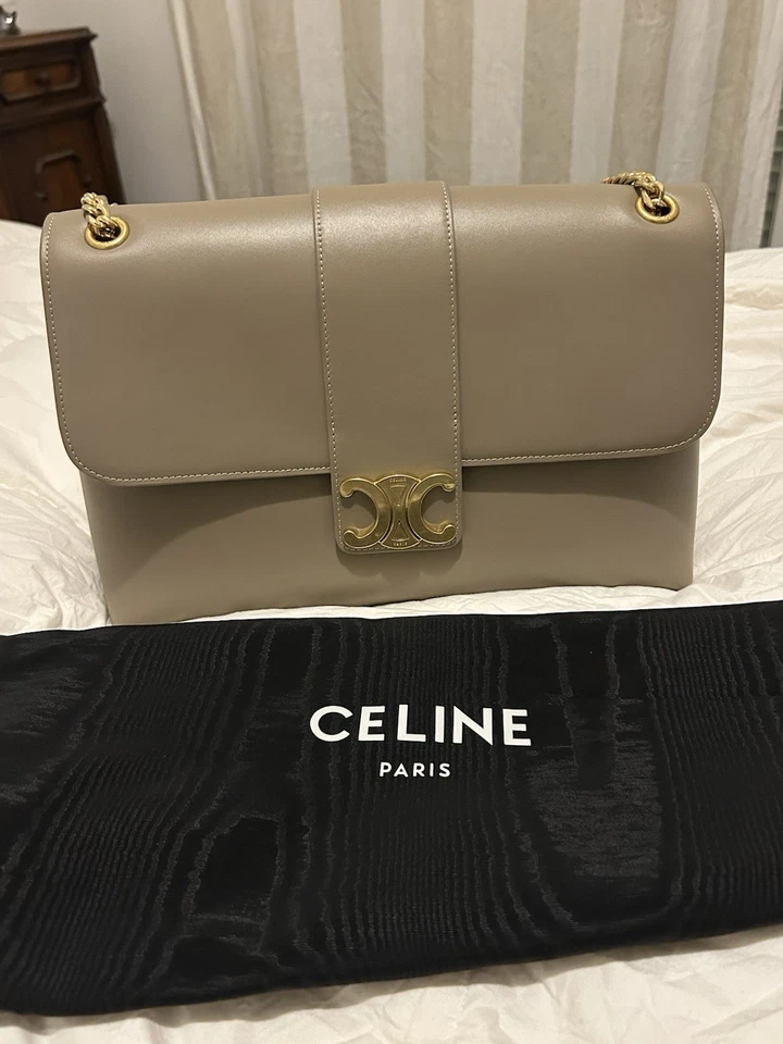 Celine Triomphe, foto 1 di 5