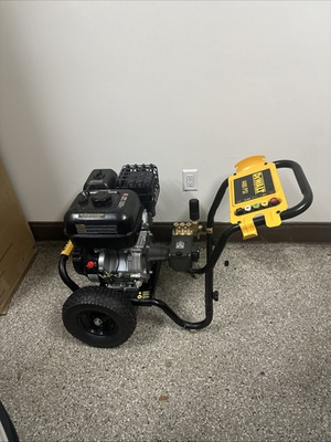 #ad Dewalt 4400 PSI 4.0 GPM Cold Water Gas Pressure Washer $600.00