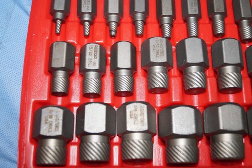 Matco Tools Screw Extractor Set SEXS25 1/8" - 7/8" - Picture 6 of 10