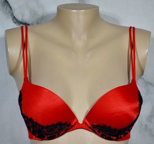 VICTORIA-039-S-SECRET-Red-Very-Sexy-Push-Up-Underwire-Bra-32C-Black-Lace-Trim