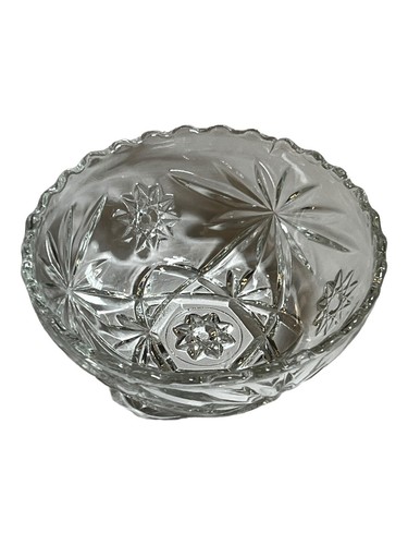 Vintage Star of David Glass Dish in Excellent Used Condition 5-1/4” x 2-1/4” - Picture 2 of 5