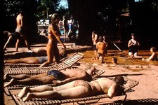 1986 outdoor candid mud bath 35mm SLIDE A7g1