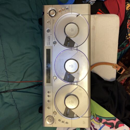 Emerson MS3103 Triple-Play Linear 3 CD Changer FM Radio With one  Speaker - Imagen 1 de 16