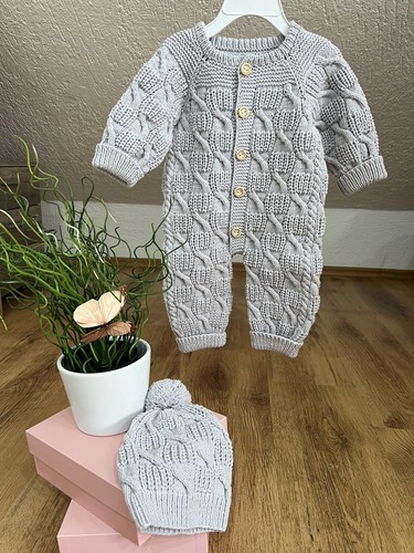Baby Kleidung. Gr. 50–56; Gestrickter Overall und Mütze . Neu