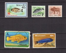 le Malawi poissons et autre un lot de 5 timbres /TE4946