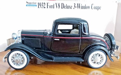 Superior 1932 Ford 3 Window V-8 Deluxe SS 7722 1:30 Scale 