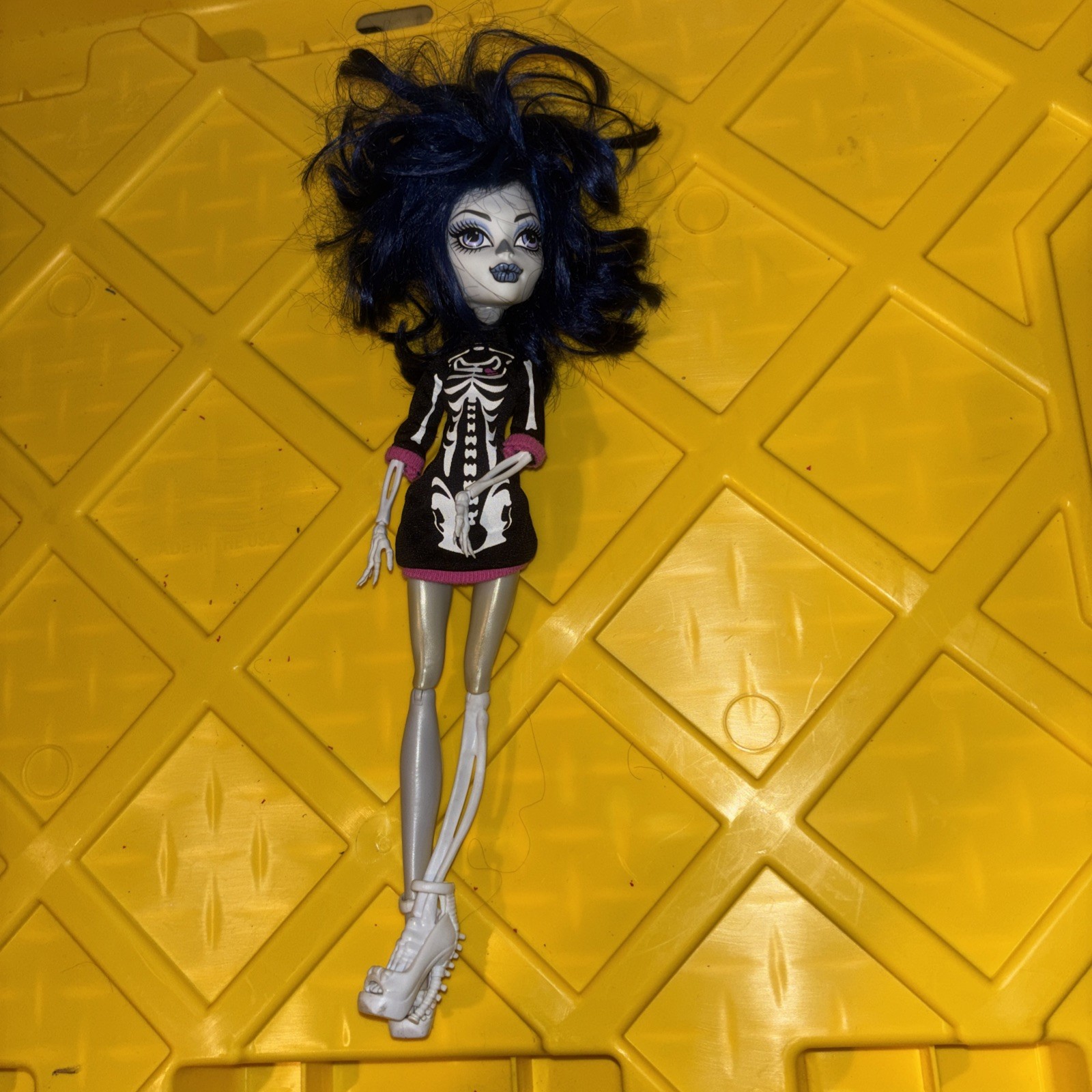 G1 Mattel Monster High CREATE A MONSTER Skeleton Girl Doll
