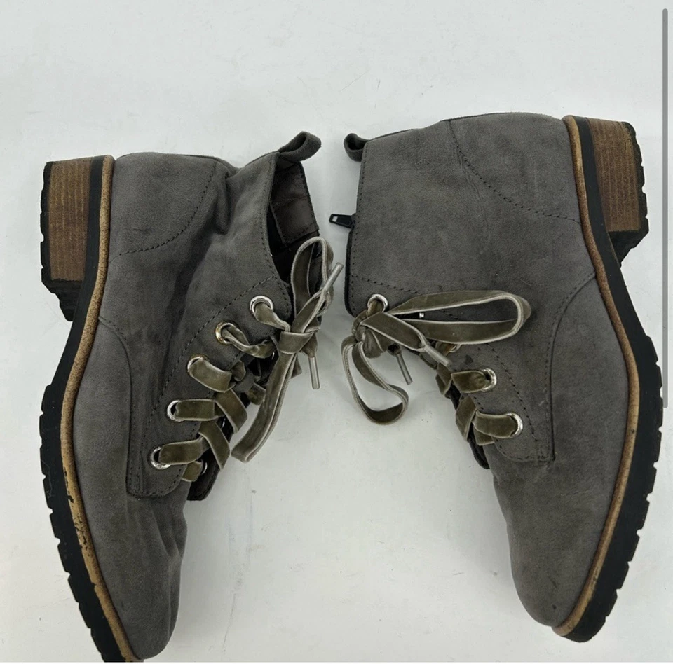 Botas de combate Esprit gris gamuza cordones de terciopelo verde Foto 2 de 4