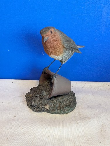 Arden Sculptures Pot Robin By Christopher Holt