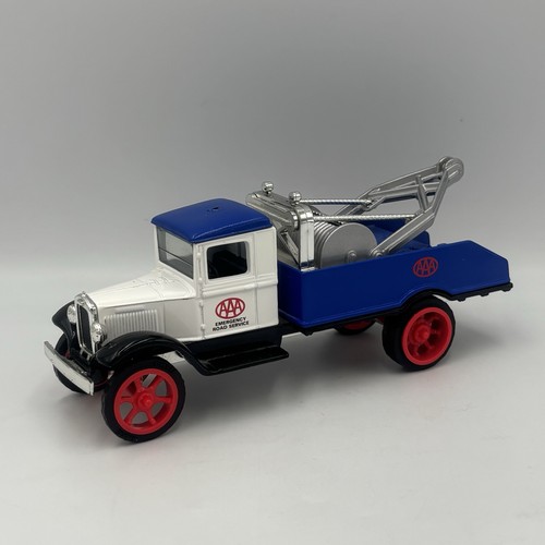ERTL COLLECTIBLES 1931 HAWKEYE TOW TRUCK DIECAST METAL VEHICLE ~ 1/34 SCALE - Picture 13 of 13