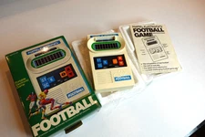 MATTEL FOOTBALL Vintage  Handheld Tabletop Electronic video game  R9 GORGEOUS