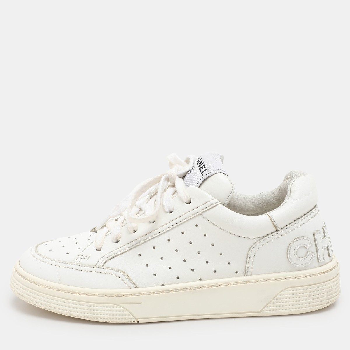 靴 CHANEL 36 Chanel White Perforated Leather Low Top Sneakers Size 36.5