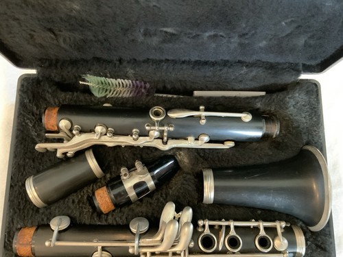 VTG Armstrong Clarinet with Case and Accessories - Picture 8 of 24