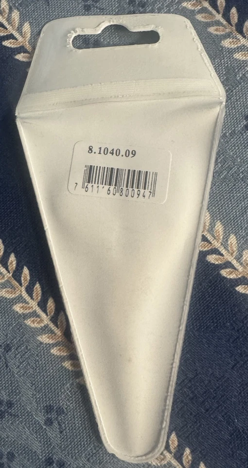 Victorinox Stork Embroidery Gold-Plated Scissors 9cm 8.1040.09 NIP 761160800947 - Image 2 of 2