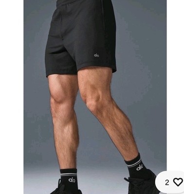 ALO Yoga Men s  Conquer React Performance  Short 7  Inseam (M)