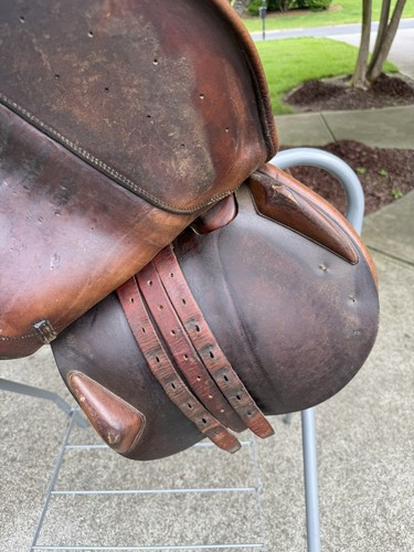 17.5” Devoucoux Biarritz Saddle - Picture 7 of 14