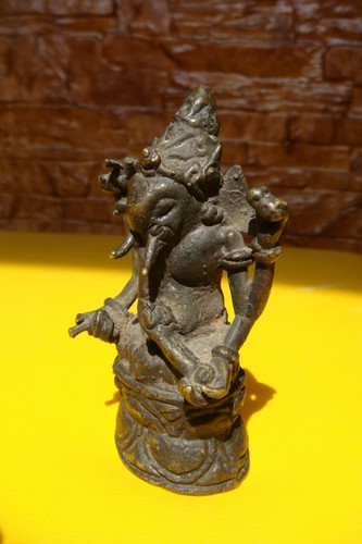 Antigua Figura Pequeña Estatua del Dios Hindi de Bronce del Siglo XVIII India GANESH - Imagen 4 de 12