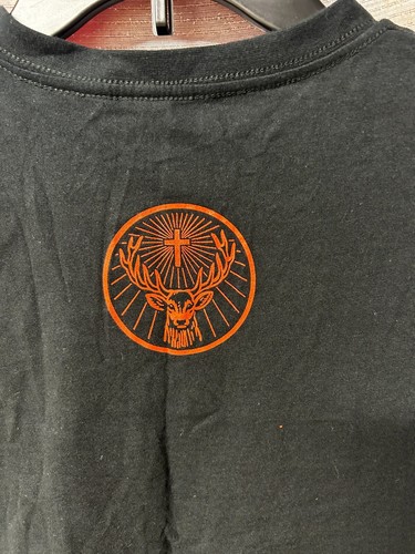 Camiseta negra vintage Jagermeister para hombre con logotipo naranja cuello en V talla grande - Imagen 4 de 5