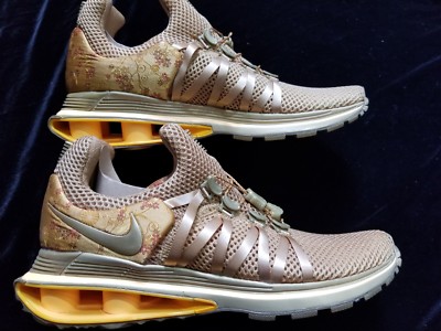 New WOMENS NIKE  SHOX  GRAVITY GOLD YELLOW  AQ8554 700 Size 6