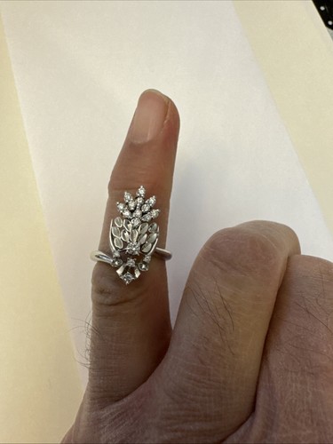 Vintage Solid 18k Diamond White Gold Ring - Picture 3 of 14