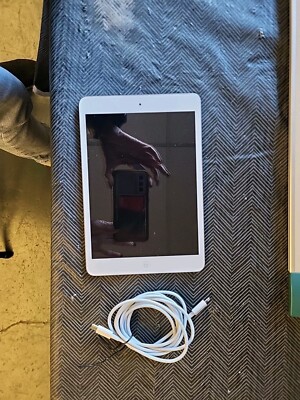 Apple iPad mini  7.9'' 16GB Wi-Fi Tablet - Space Gray