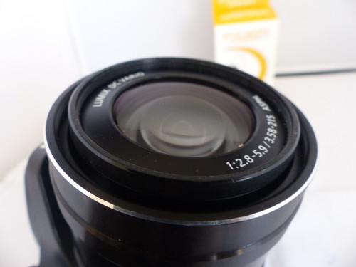 PANASONIC LUMIX DC-FZ70 16.1 MP / 60x zoom / Wi-Fi Looks and works great. - Picture 9 of 9