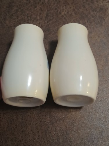 Elvis Presley 1935-1977 Rainbow and Hearts Salt and Pepper Shaker Set Never Used - Picture 11 of 11