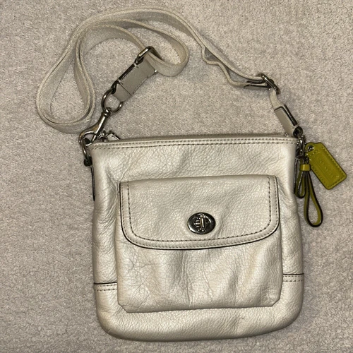 Borsa a tracolla piccola Coach Park in pelle con perle metallizzate cartellino da appendere delicata