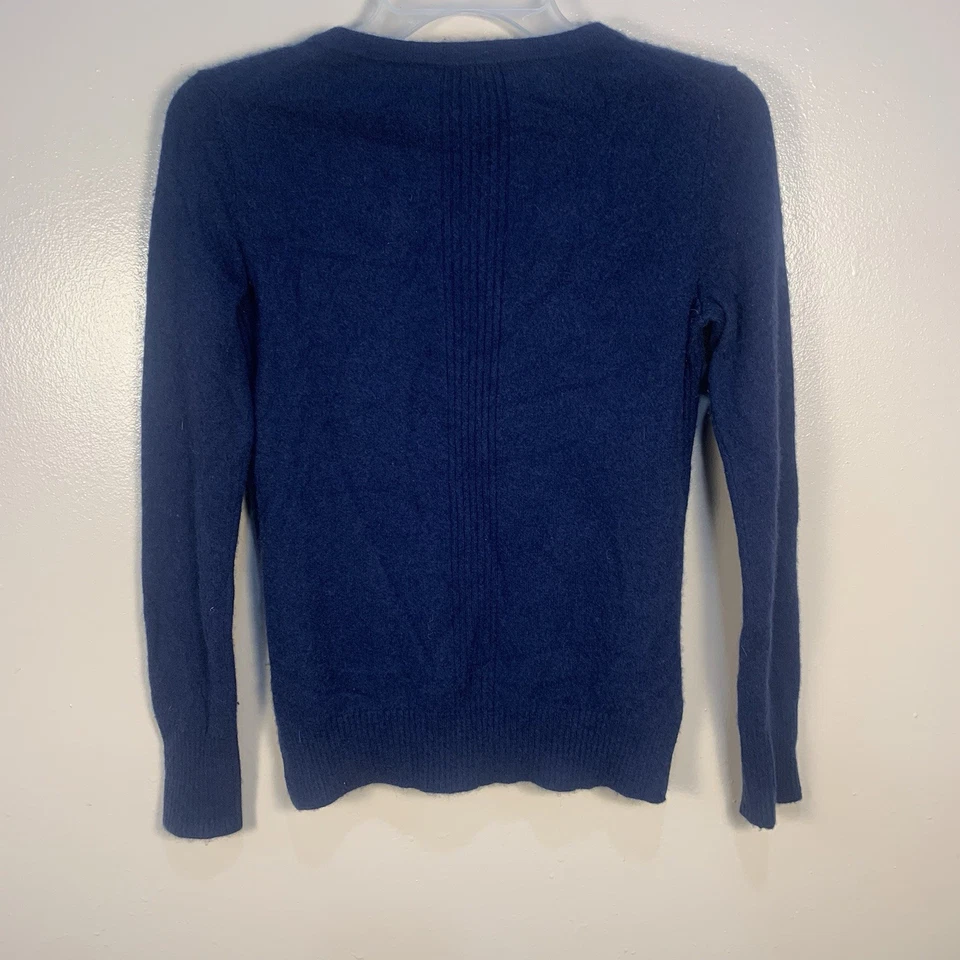 Suéter Saks Fifth Avenue 100 % cachemir cuello en V suave azul marino talla XS Foto 4 de 4