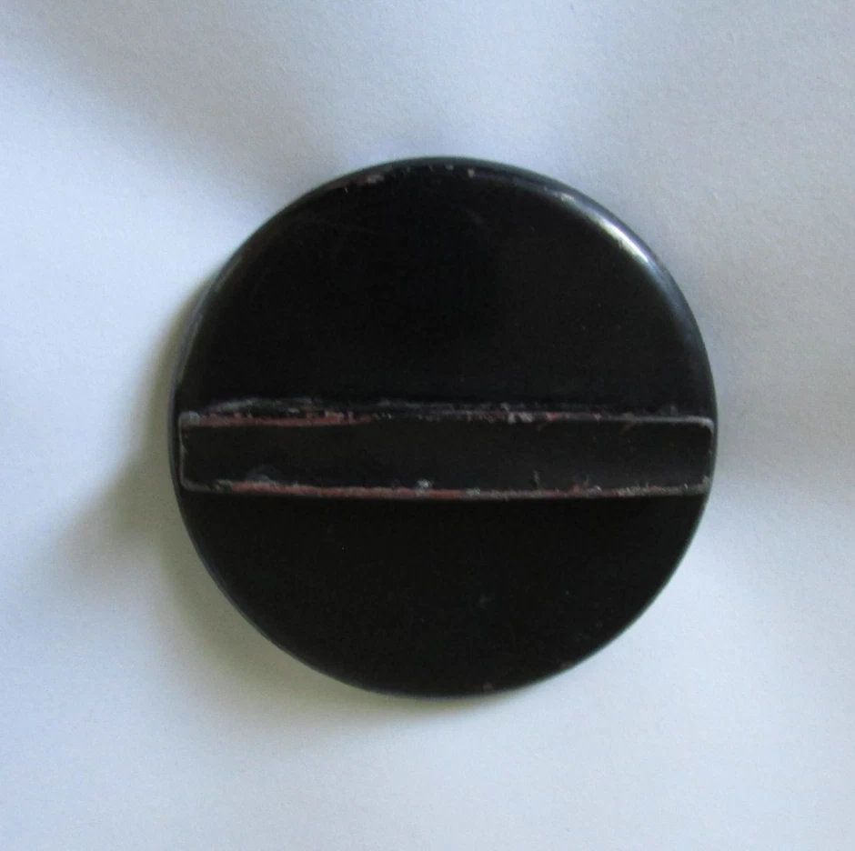 Plymouth Valiant 1960, Right rear Tailight Lens and Gas Cap. Both good condition Foto 3 de 4