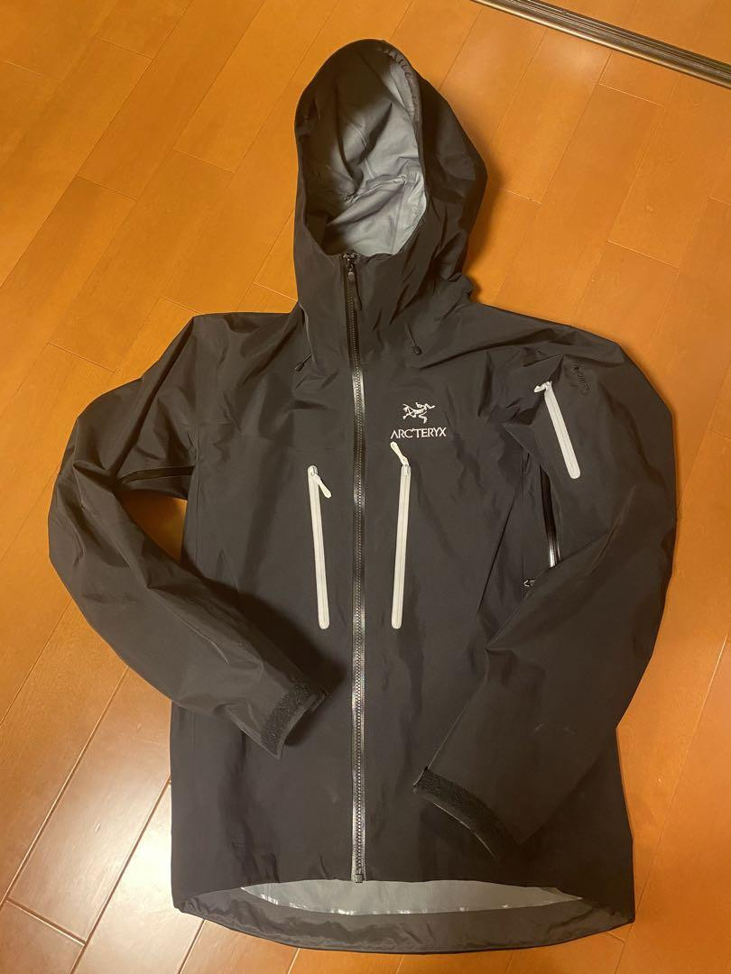 Arc'Teryx Alpha SV Orca 2022 Model Black White XS Outerwear Arc'Teryx Alpha SV Orca 2022 Model Black White XS Outerwear