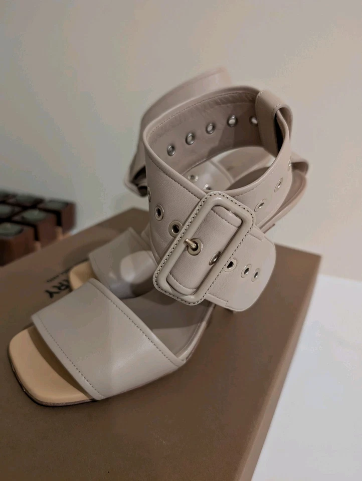 Sandalias de aguja BURBERRY Trench piel de cordero hebilla cuero cervatillo suave talla 36 Foto 2 de 4