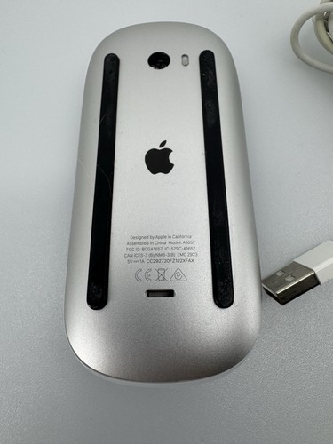 Genuine Apple Magic Mouse 2 A1657 Wireless Rechargeable Bluetooth Tablet Tested - Afbeelding 2 van 2