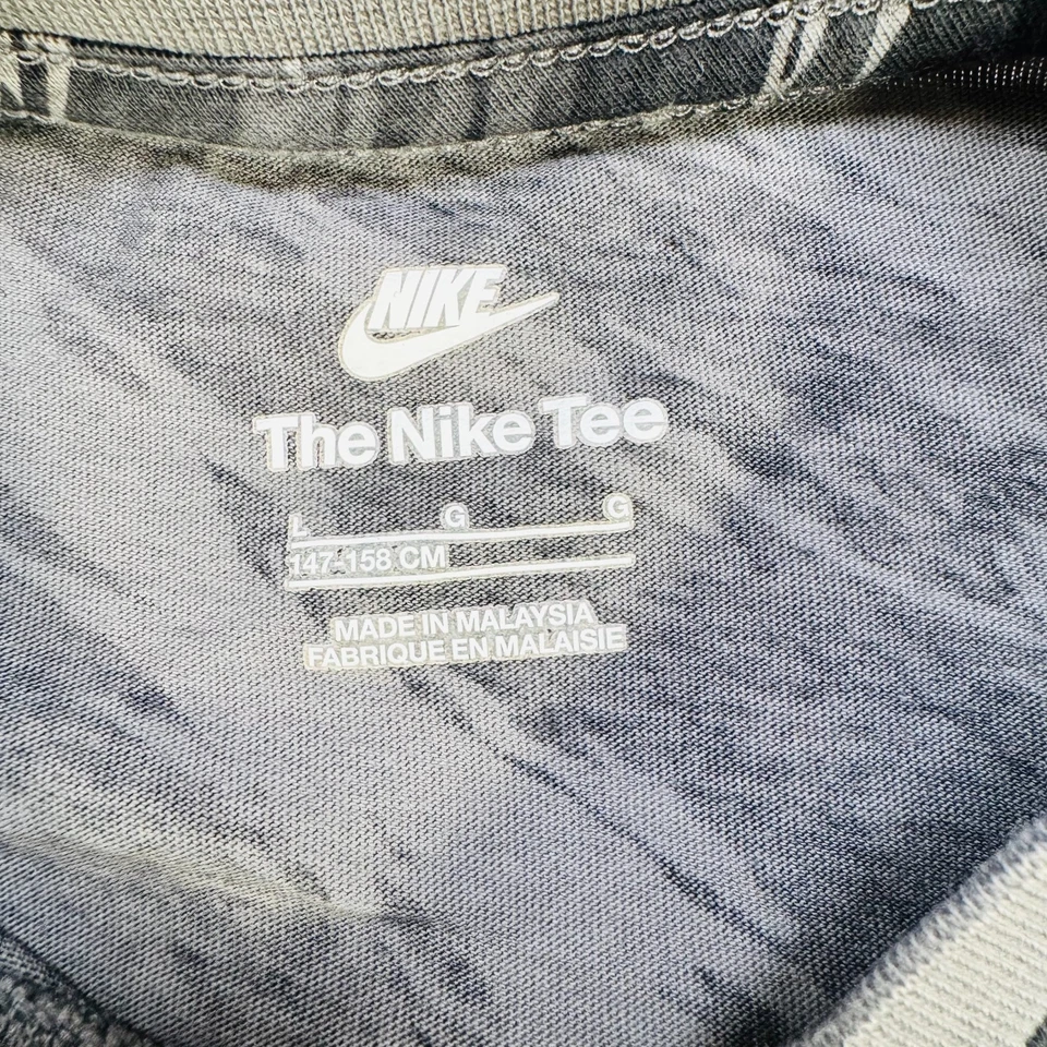 Camiseta Nike Juvenil Manga Larga Gris Estampado Camuflaje Naranja Swoosh Logo Talla L Foto 2 de 4