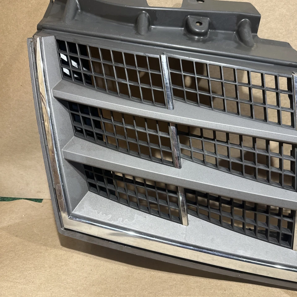 2008 - 2011 Cadillac STS передний бампер верхняя центральная решетка решетка с эмблемой - Изображение 2 из 4