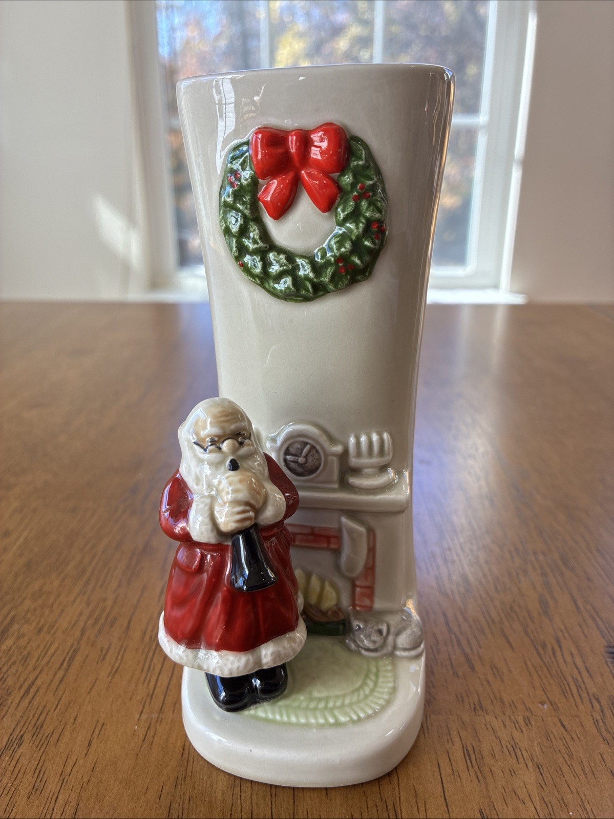 Vtg Otagiri Christmas Bud Vase Santa By Fireplace Playing Instrument Cat Cute!