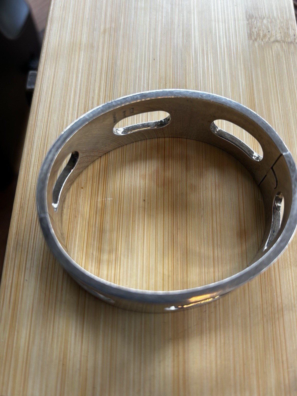 Solid Sterling Silver Hinged Bangle Bracelet 72.2… - image 2