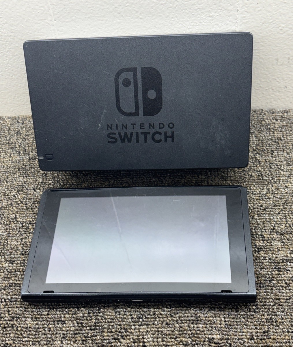 Nintendo ぱぷあ出品 Nintendo Switch Hac-001 Cracked Screen Powers On + Dock Parts Or