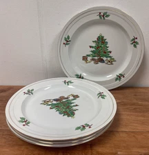 Set of 4 Tienshan Holiday Hostess Dinner Plates 10.75” Christmas Tree Holly