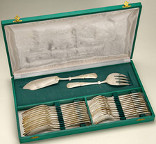 12 COUVERTS À POISSON MÉTAL ARGENTÉ ANCIEN MAIS NEUF SERVICE COMPLET 27 PIÈCES