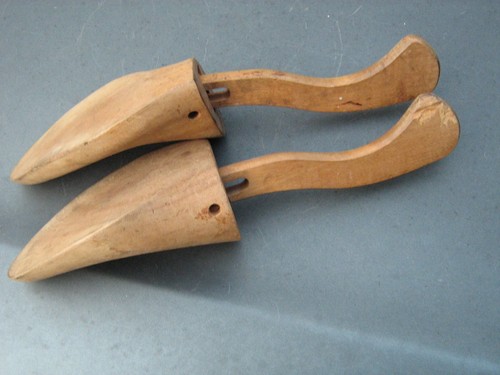 SHOE TREES 12" TOTAL SOLID WOOD KNIFE HANDLE LOOK RARE ITEM SET - Picture 4 of 4