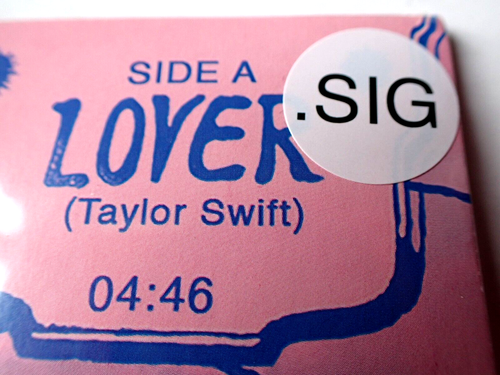 JEFF GOLDBLUM / HALEY REINHART - LOVER / TATTOO - RARE SIGNED 7" VINYL 003812 - Picture 5 of 5