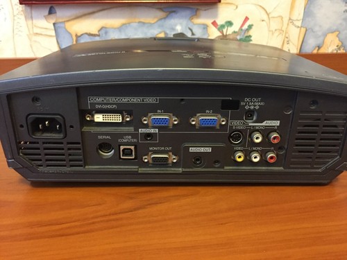 Proyector de video con lámpara Mitsubishi XD460U DLP HD - Imagen 5 de 6