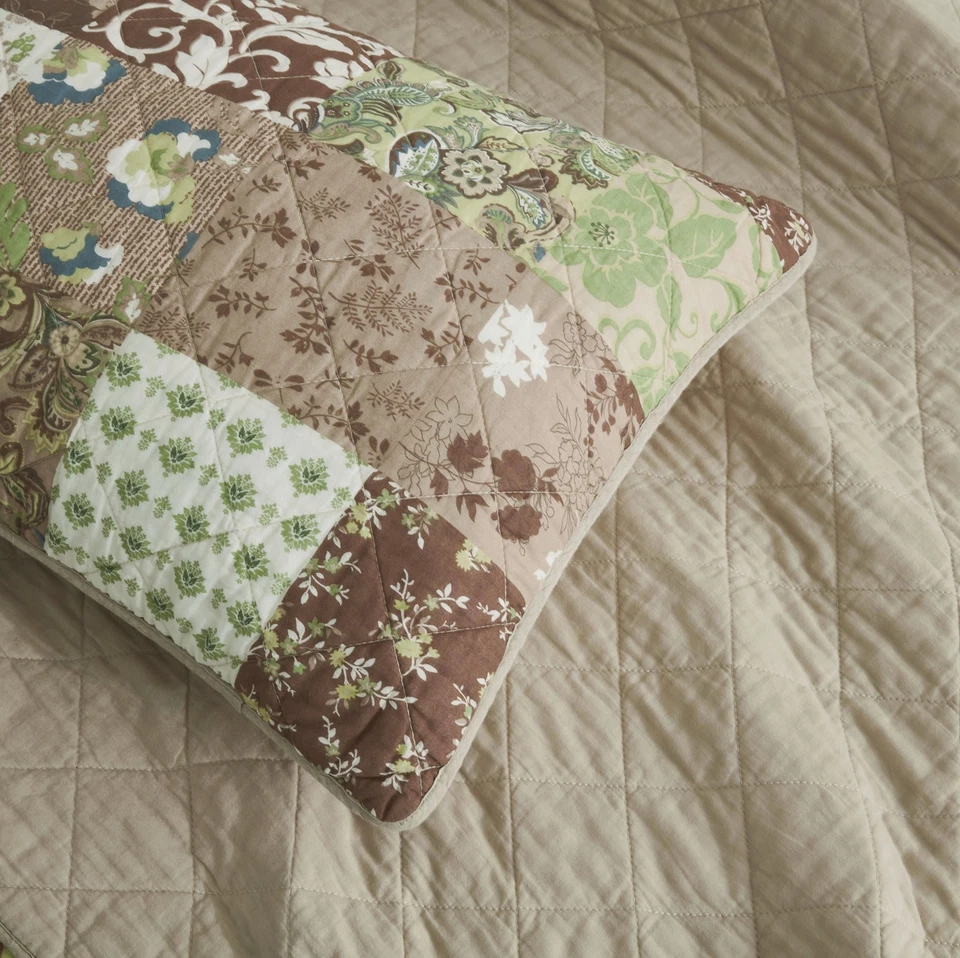 Chezmoi Collection Leilani Bohemian Printed Floral Patchwork Cotton Quilt Set - Image 3 of 4