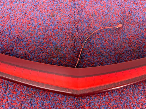 CADILLAC ATS 14-18 2.0L OEM TRUNK LID 3RD TAILLIGHT THIRD BRAKE LIGHT LAMP 75K - Picture 3 of 9