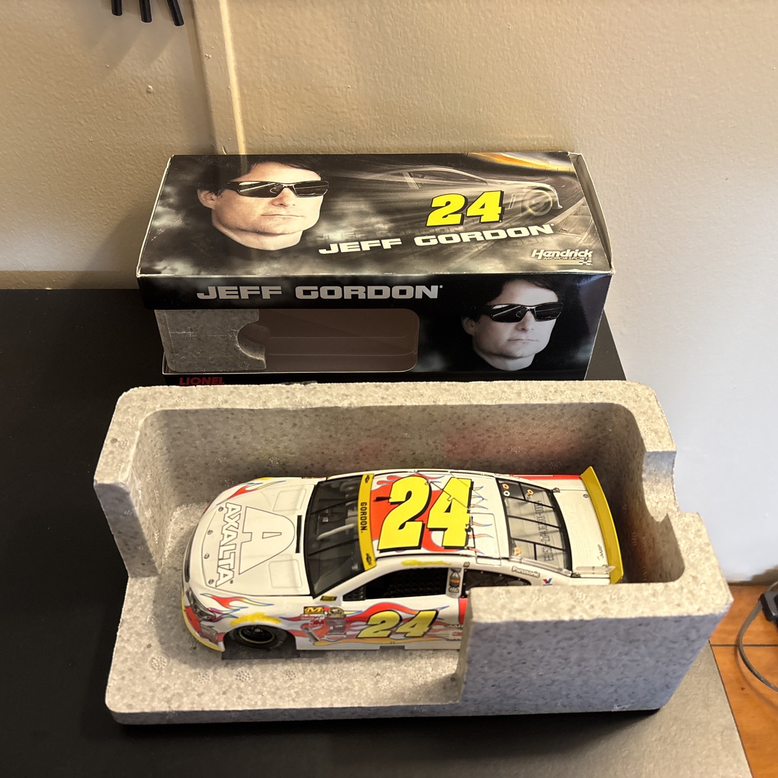 #24 2015 JEFF GORDON (SERVICE KING AXALTA #1 of73 Store Exclusive Finish 1/24 
