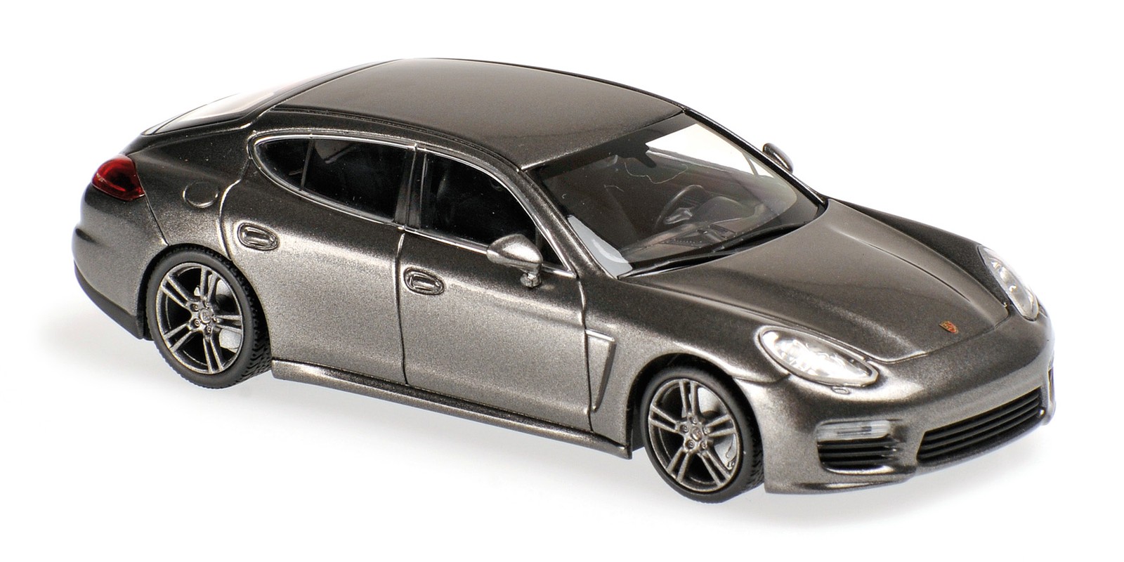 MINICHAMPS 940062371 1:43 PORSCHE PANAMERA TURBO S - 2013 - GREY METALLIC - MAXI