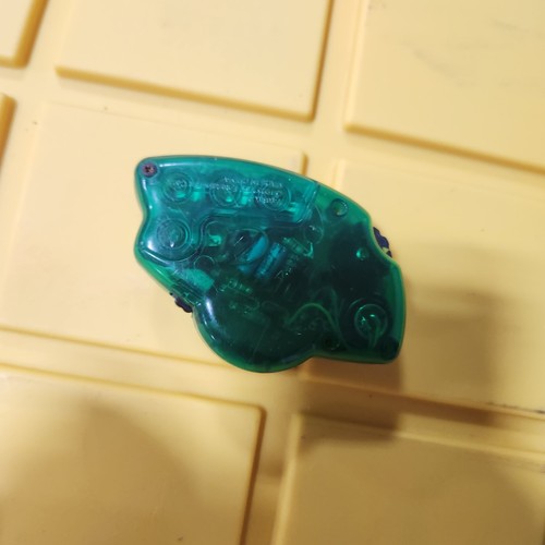 Yak Bak Warp’R Yes ! Gear - Transparency Green 1996 Voice Recorder Toy - Picture 2 of 2
